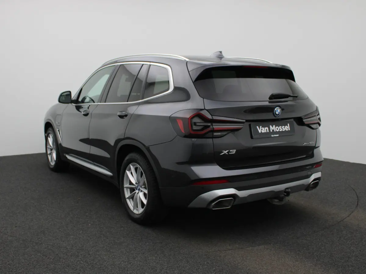 xDrive30e | TREKHAAK | LEER | CAMERA | NAVIGATIE | STOELVERWARMING