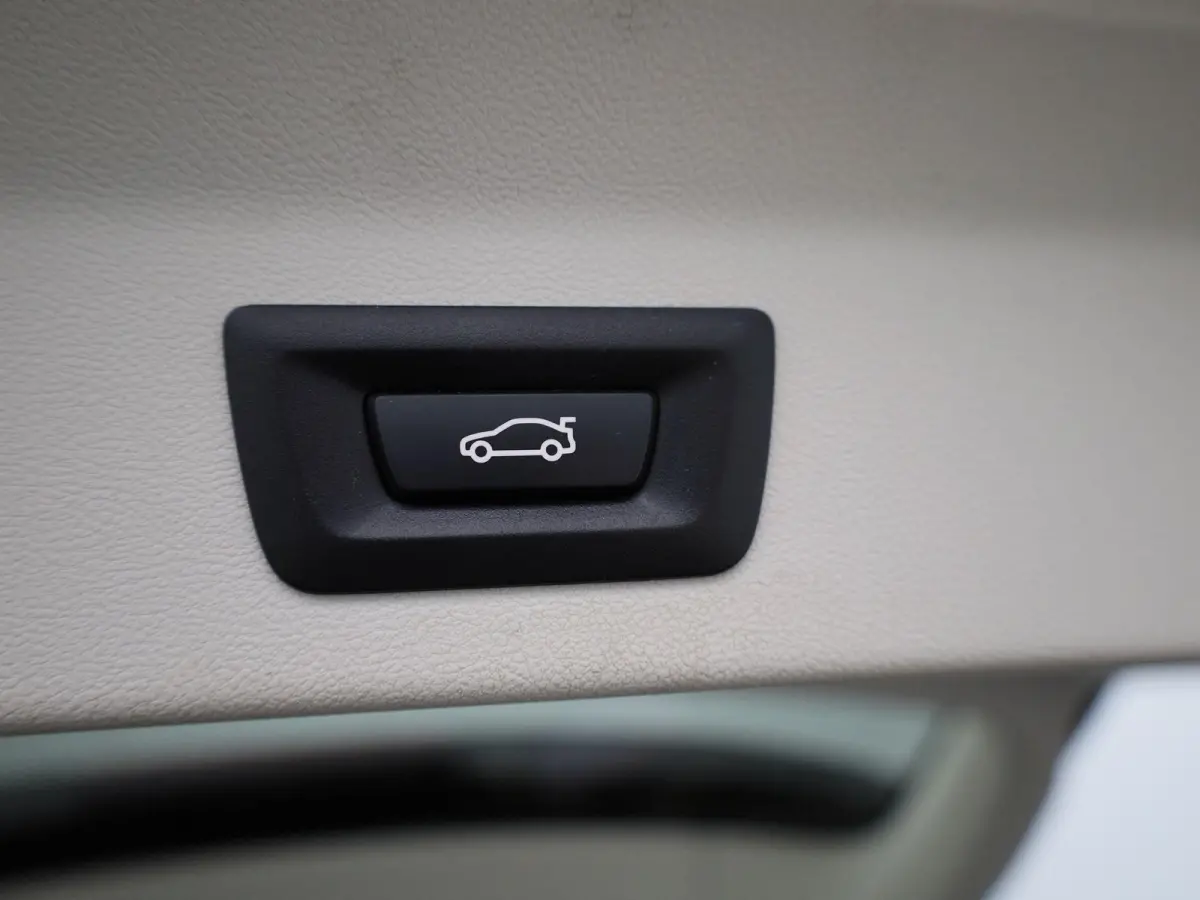xDrive30e | TREKHAAK | LEER | CAMERA | NAVIGATIE | STOELVERWARMING
