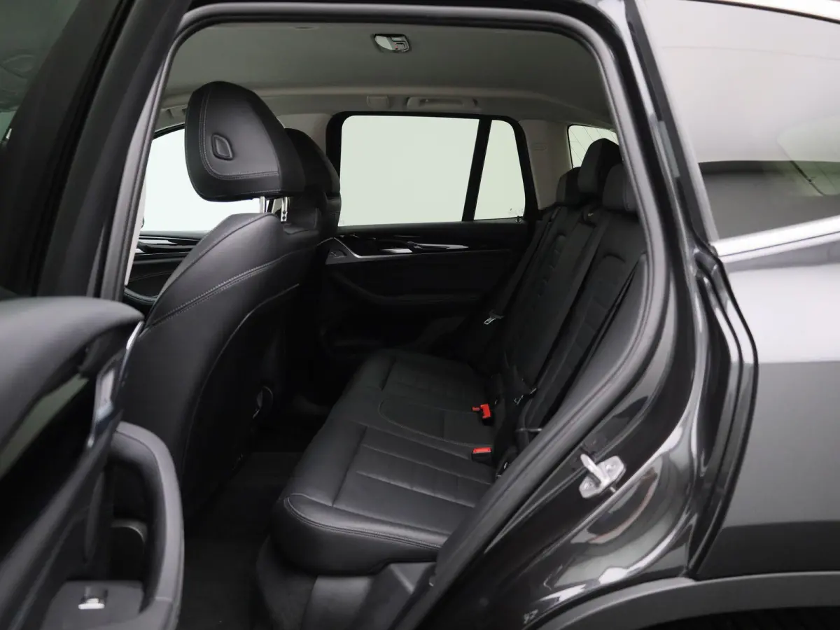 xDrive30e | TREKHAAK | LEER | CAMERA | NAVIGATIE | STOELVERWARMING