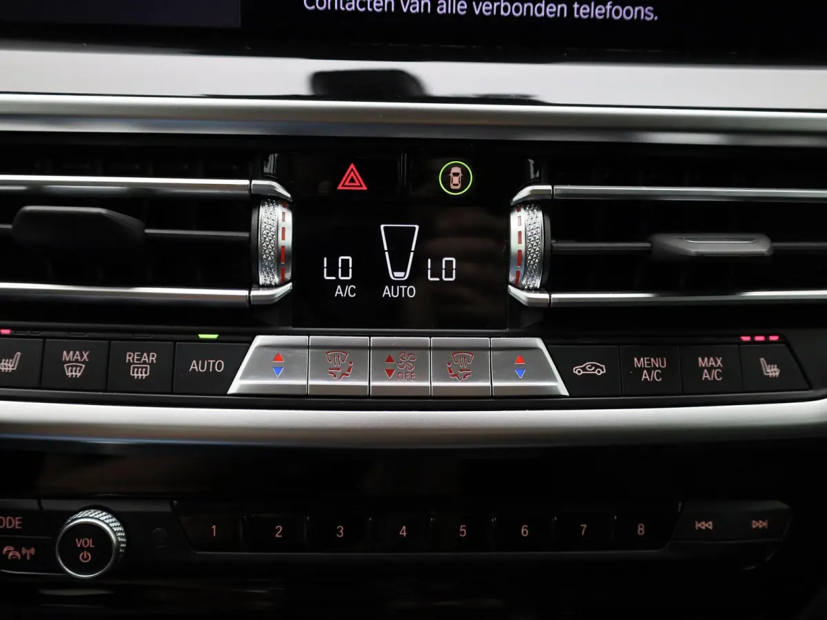 xDrive30e | TREKHAAK | LEER | CAMERA | NAVIGATIE | STOELVERWARMING