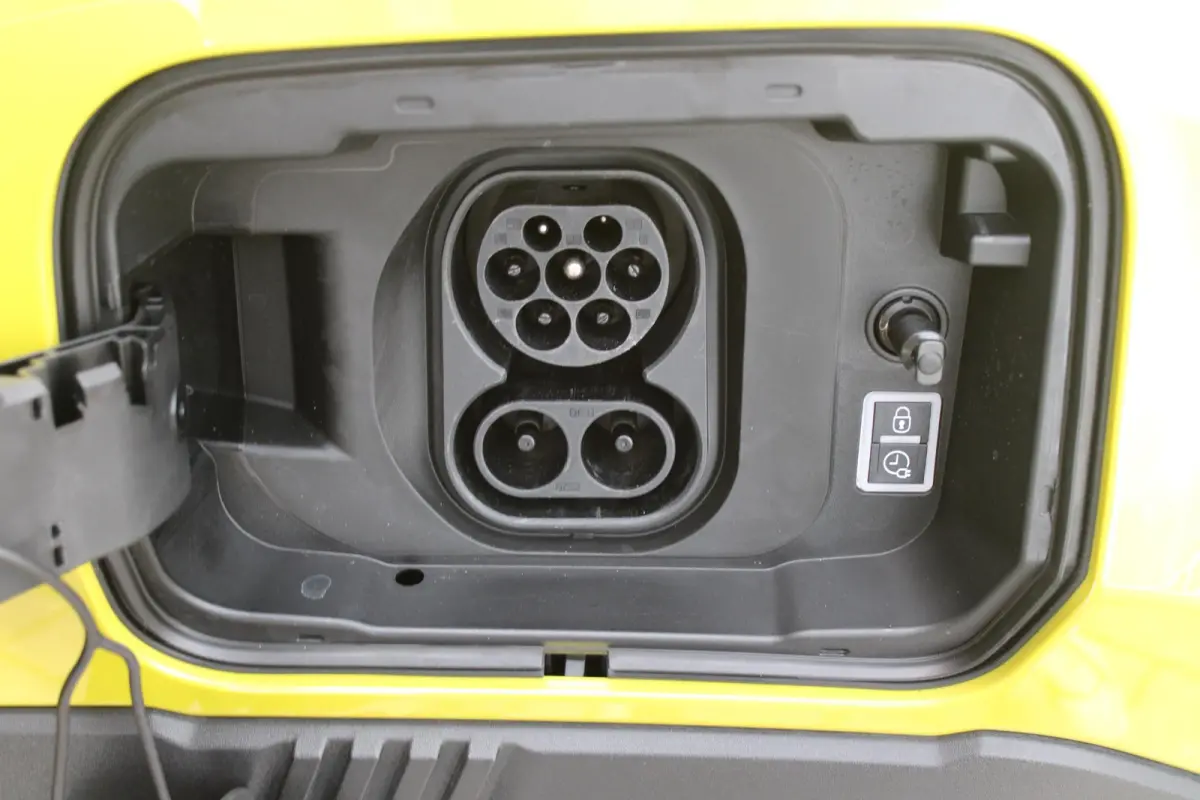 LA PRIMA 113PK 11 kW 44 kWh | WINTERPACK: STOEL/STUUR/VOORRUIT VERWARMING | DRAADLOZE APPLE CARPLAY/ANDROID AUTO | NAVIGATIE | ACHTERUITRIJCAMERA | PARKEERSENSOREN VOOR + ACHTER | DRAADLOZE 