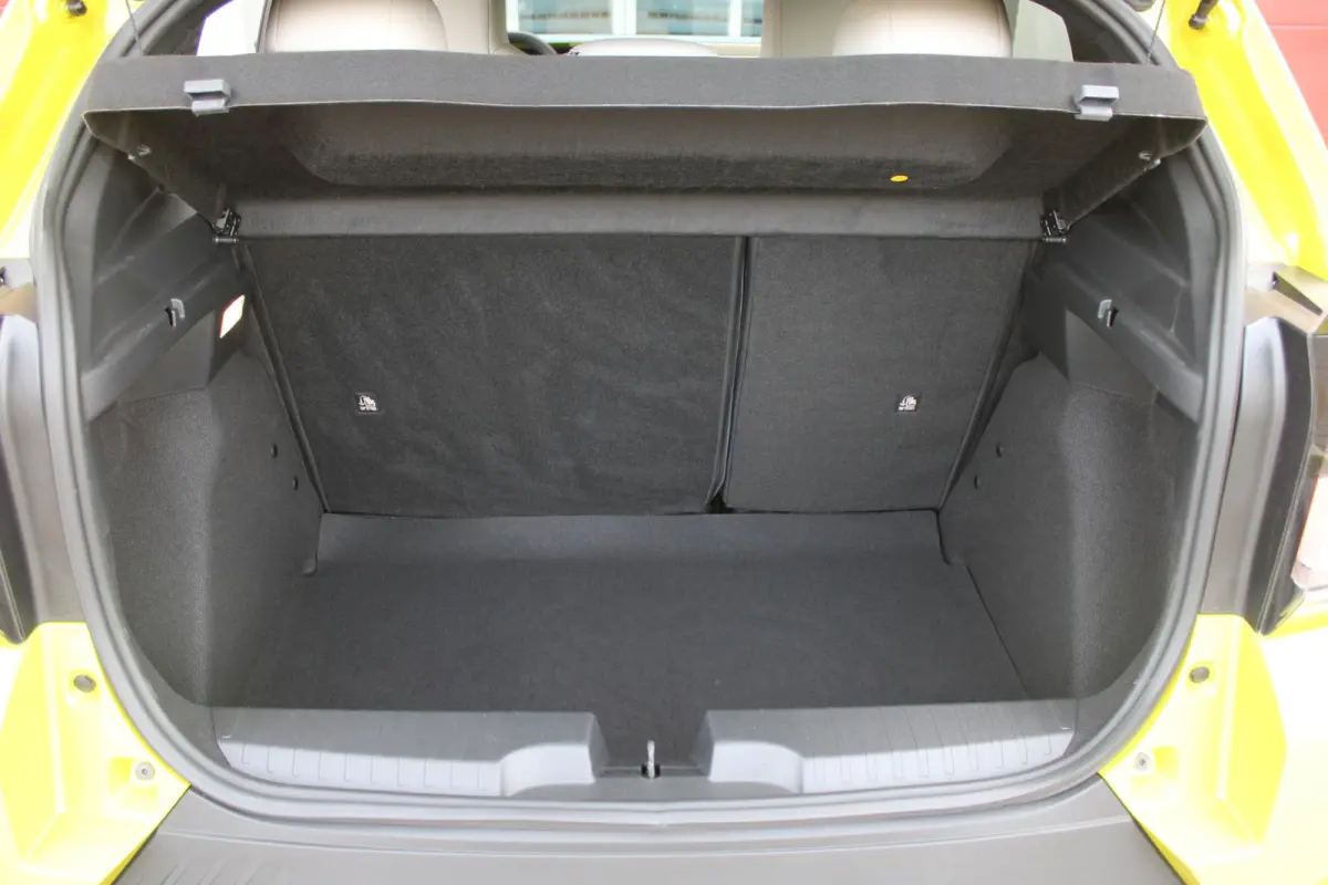 LA PRIMA 113PK 11 kW 44 kWh | WINTERPACK: STOEL/STUUR/VOORRUIT VERWARMING | DRAADLOZE APPLE CARPLAY/ANDROID AUTO | NAVIGATIE | ACHTERUITRIJCAMERA | PARKEERSENSOREN VOOR + ACHTER | DRAADLOZE 