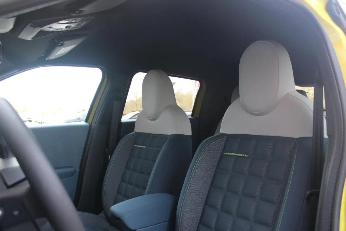 LA PRIMA 113PK 11 kW 44 kWh | WINTERPACK: STOEL/STUUR/VOORRUIT VERWARMING | DRAADLOZE APPLE CARPLAY/ANDROID AUTO | NAVIGATIE | ACHTERUITRIJCAMERA | PARKEERSENSOREN VOOR + ACHTER | DRAADLOZE 