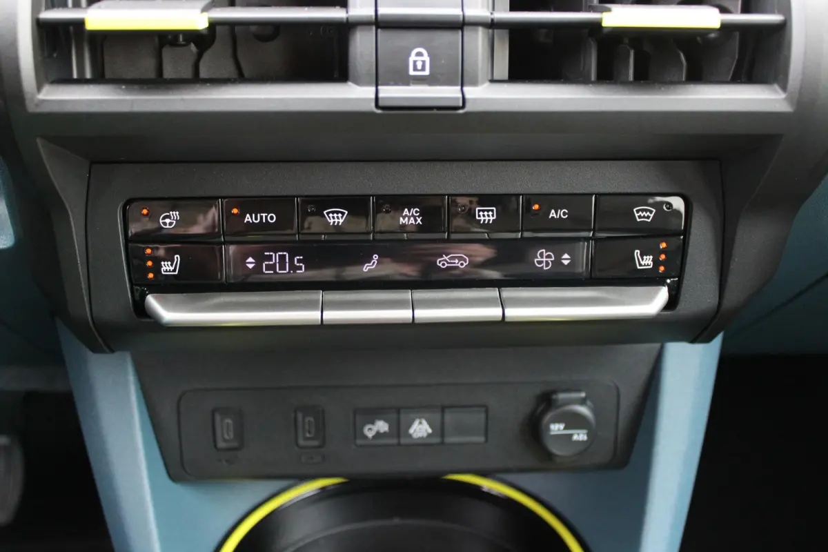 LA PRIMA 113PK 11 kW 44 kWh | WINTERPACK: STOEL/STUUR/VOORRUIT VERWARMING | DRAADLOZE APPLE CARPLAY/ANDROID AUTO | NAVIGATIE | ACHTERUITRIJCAMERA | PARKEERSENSOREN VOOR + ACHTER | DRAADLOZE 