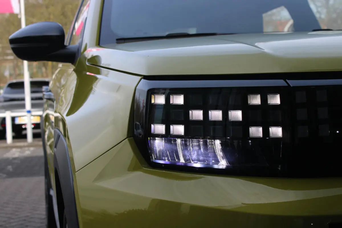LA PRIMA 113PK 11 kW 44 kWh | WINTERPACK: STOEL/STUUR/VOORRUIT VERWARMING | DRAADLOZE APPLE CARPLAY/ANDROID AUTO | NAVIGATIE | ACHTERUITRIJCAMERA | PARKEERSENSOREN VOOR + ACHTER | DRAADLOZE 