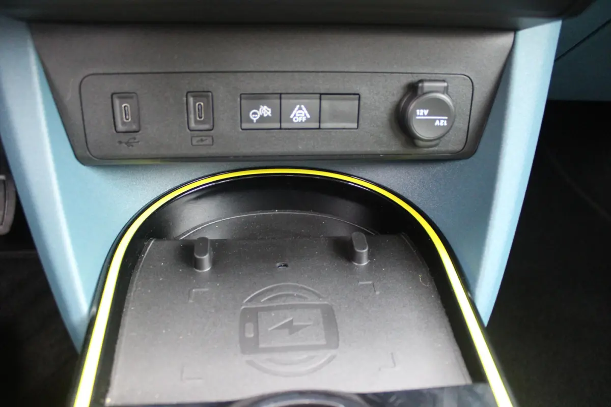 LA PRIMA 113PK 11 kW 44 kWh | WINTERPACK: STOEL/STUUR/VOORRUIT VERWARMING | DRAADLOZE APPLE CARPLAY/ANDROID AUTO | NAVIGATIE | ACHTERUITRIJCAMERA | PARKEERSENSOREN VOOR + ACHTER | DRAADLOZE 