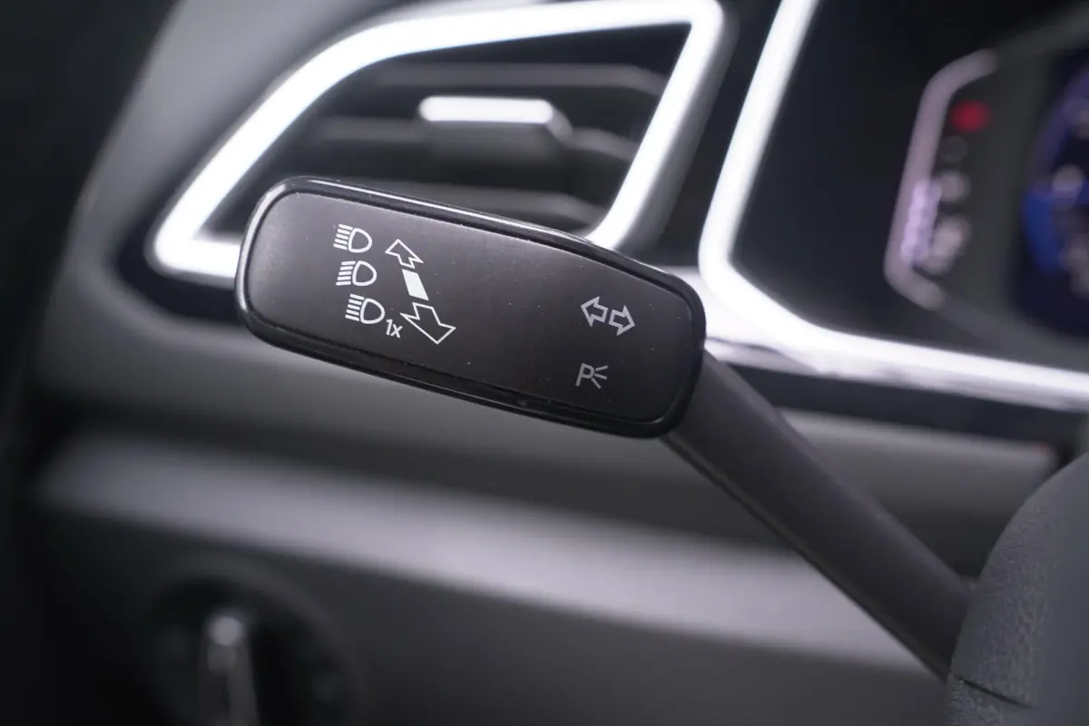 1.5 TSI R-Line Apple Carplay Panodak Stoelverwarming Achteruitrijcamera Digital Display