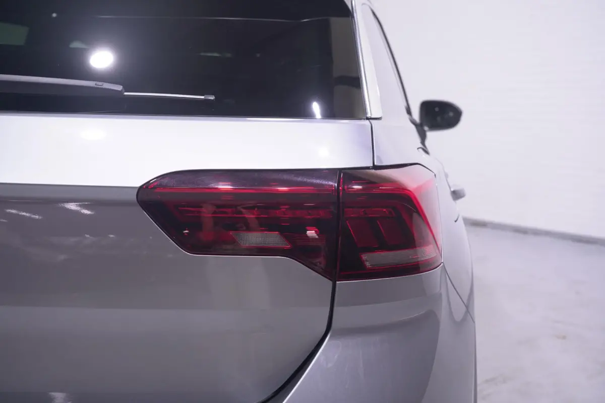 1.5 TSI R-Line Apple Carplay Panodak Stoelverwarming Achteruitrijcamera Digital Display