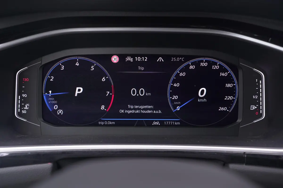 1.5 TSI R-Line Apple Carplay Panodak Stoelverwarming Achteruitrijcamera Digital Display