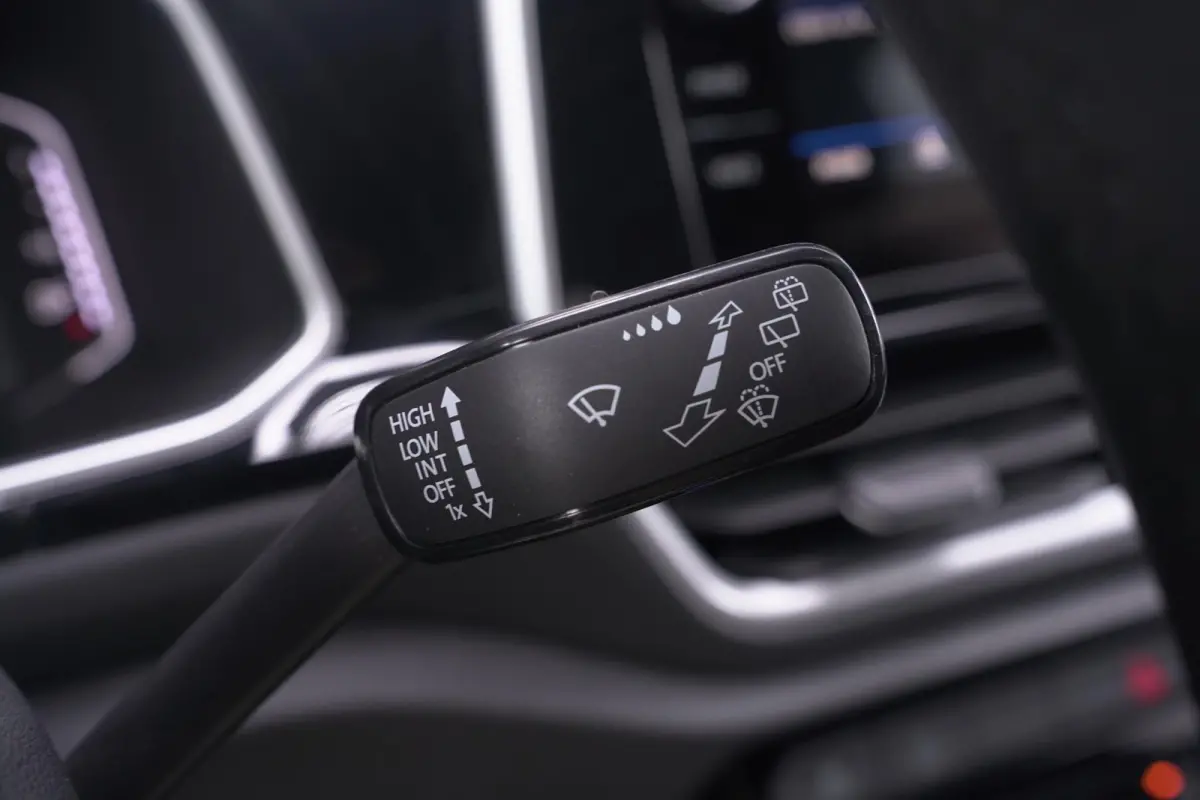 1.5 TSI R-Line Apple Carplay Panodak Stoelverwarming Achteruitrijcamera Digital Display