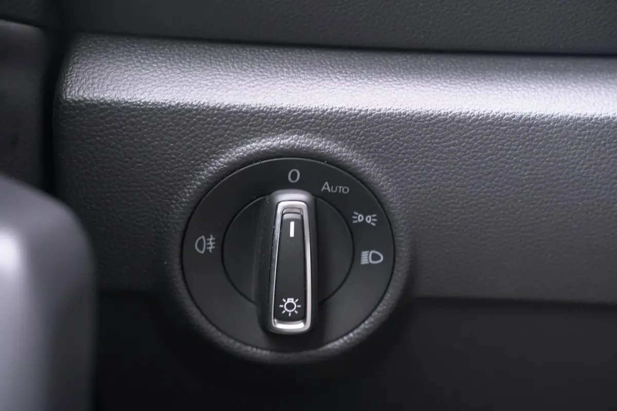 1.5 TSI R-Line Apple Carplay Panodak Stoelverwarming Achteruitrijcamera Digital Display