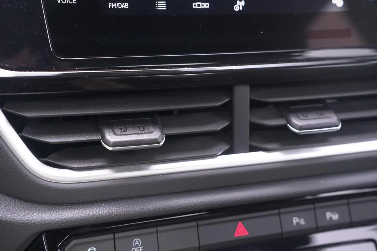 1.5 TSI R-Line Apple Carplay Panodak Stoelverwarming Achteruitrijcamera Digital Display