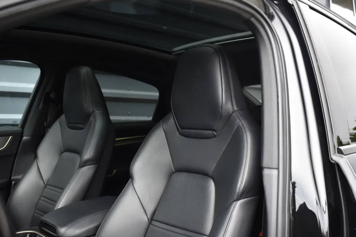 3.0 E-Hybrid Sport Design Carbon | Pano | Bijrijdersdisplay | ACC | Bose | 18-voudig Stoelen | 22'' Wielen |
