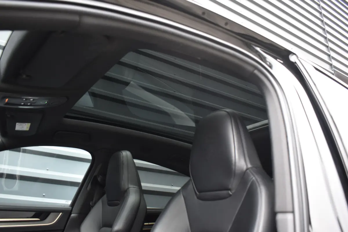 3.0 E-Hybrid Sport Design Carbon | Pano | Bijrijdersdisplay | ACC | Bose | 18-voudig Stoelen | 22'' Wielen |