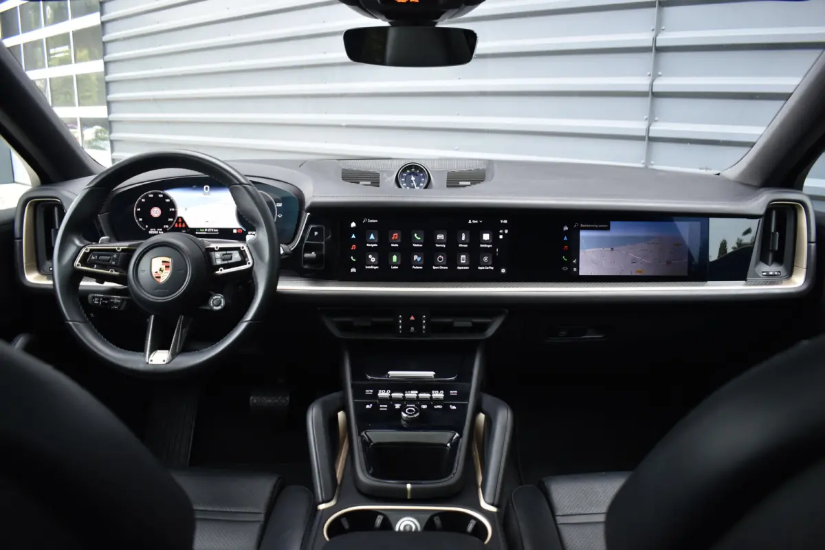 3.0 E-Hybrid Sport Design Carbon | Pano | Bijrijdersdisplay | ACC | Bose | 18-voudig Stoelen | 22'' Wielen |