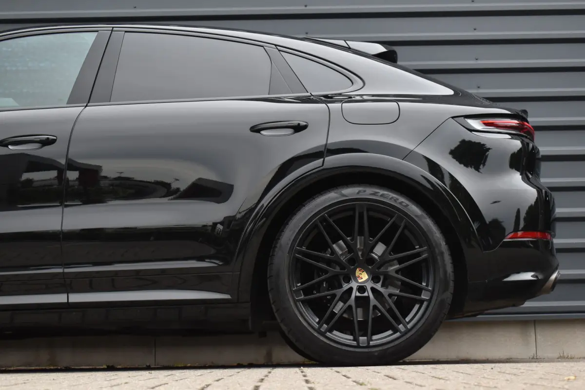 3.0 E-Hybrid Sport Design Carbon | Pano | Bijrijdersdisplay | ACC | Bose | 18-voudig Stoelen | 22'' Wielen |