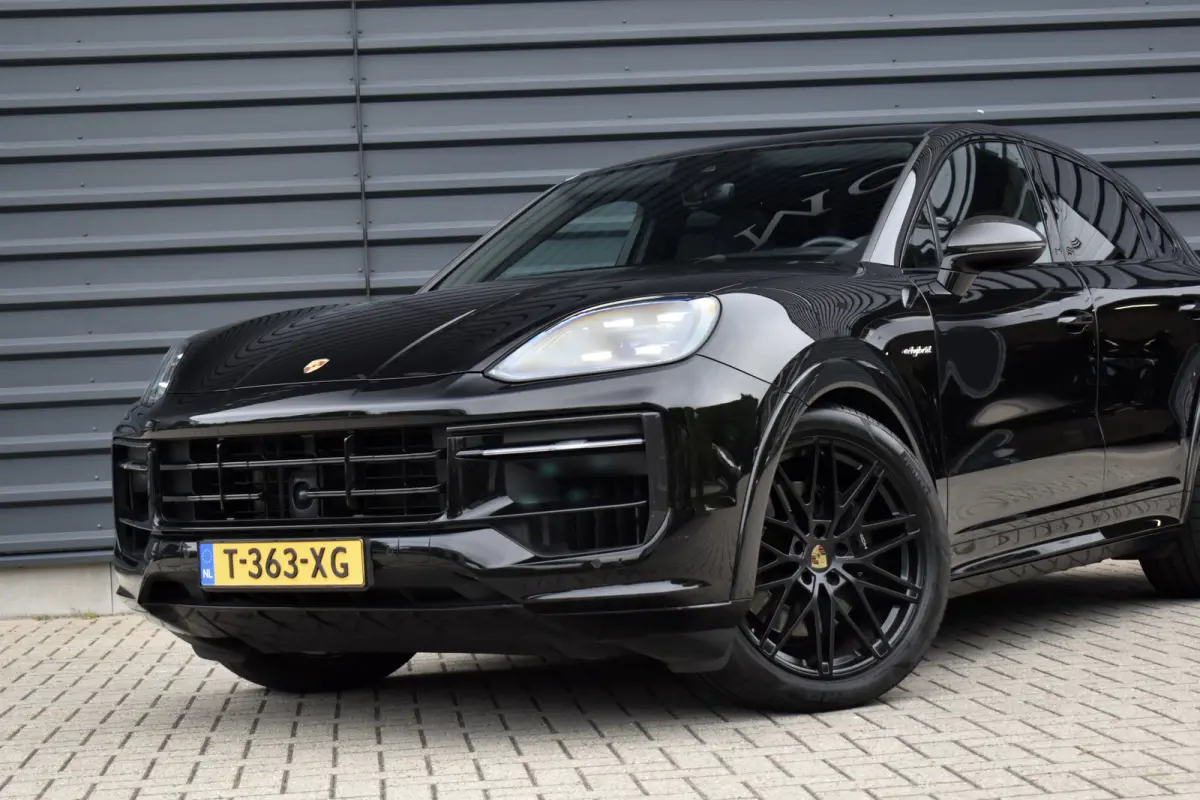 3.0 E-Hybrid Sport Design Carbon | Pano | Bijrijdersdisplay | ACC | Bose | 18-voudig Stoelen | 22'' Wielen |