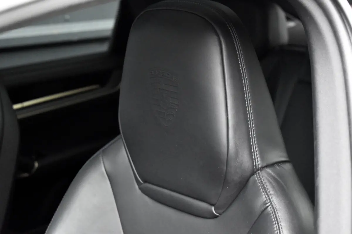 3.0 E-Hybrid Sport Design Carbon | Pano | Bijrijdersdisplay | ACC | Bose | 18-voudig Stoelen | 22'' Wielen |