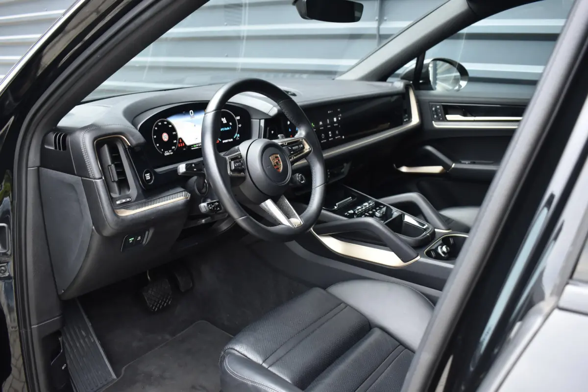 3.0 E-Hybrid Sport Design Carbon | Pano | Bijrijdersdisplay | ACC | Bose | 18-voudig Stoelen | 22'' Wielen |