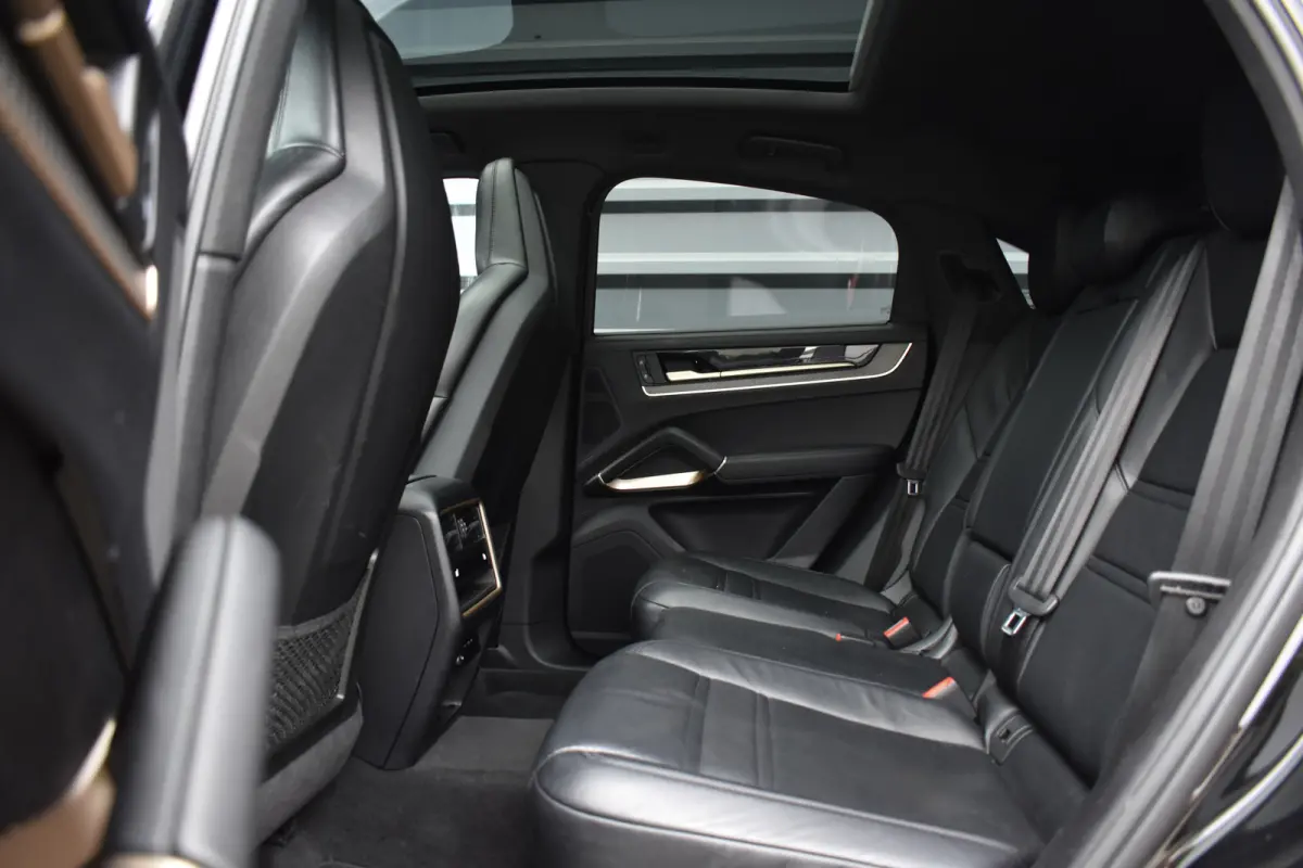 3.0 E-Hybrid Sport Design Carbon | Pano | Bijrijdersdisplay | ACC | Bose | 18-voudig Stoelen | 22'' Wielen |
