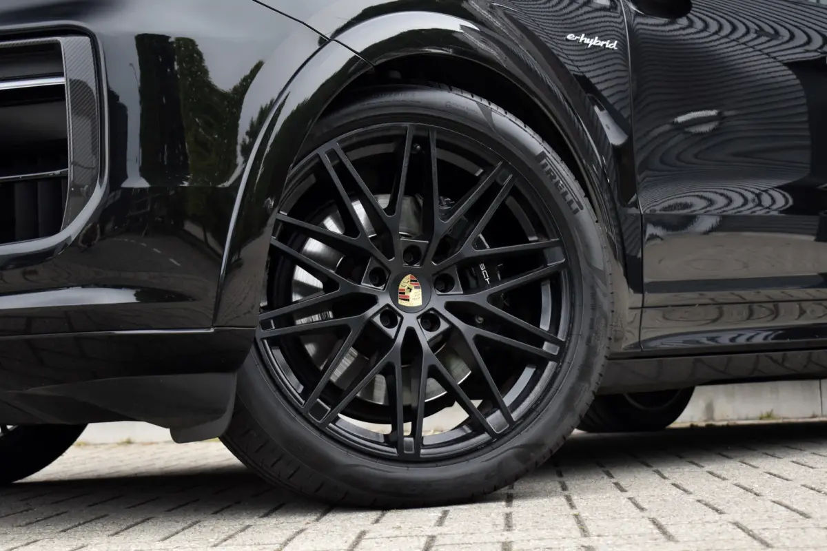 3.0 E-Hybrid Sport Design Carbon | Pano | Bijrijdersdisplay | ACC | Bose | 18-voudig Stoelen | 22'' Wielen |