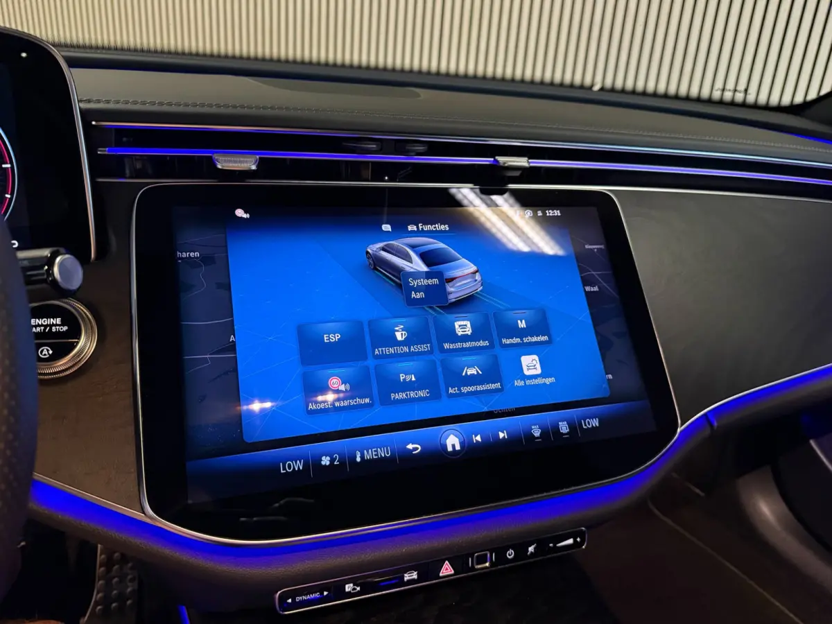 220D AMG STYLING-PANORAMADAK-NIGHT PAKKET-DISTRONIC-DODEHOEK-COMPLEET