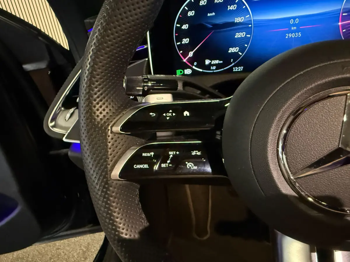 220D AMG STYLING-PANORAMADAK-NIGHT PAKKET-DISTRONIC-DODEHOEK-COMPLEET