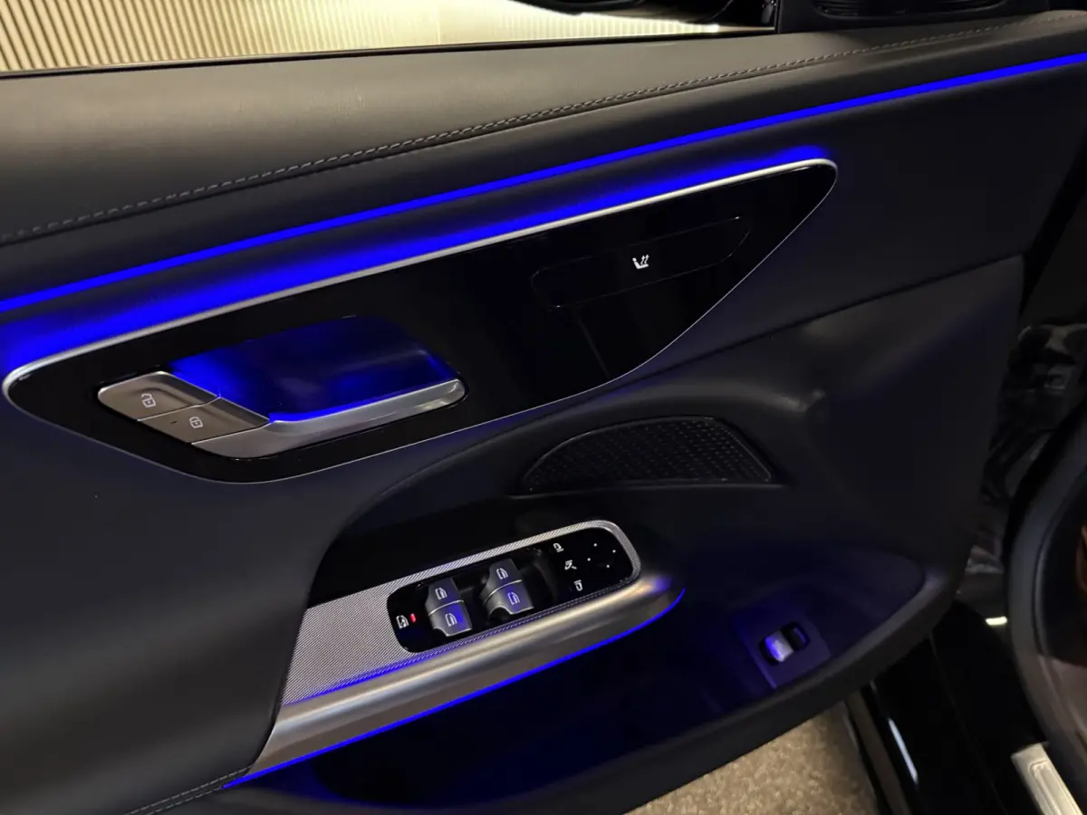 220D AMG STYLING-PANORAMADAK-NIGHT PAKKET-DISTRONIC-DODEHOEK-COMPLEET