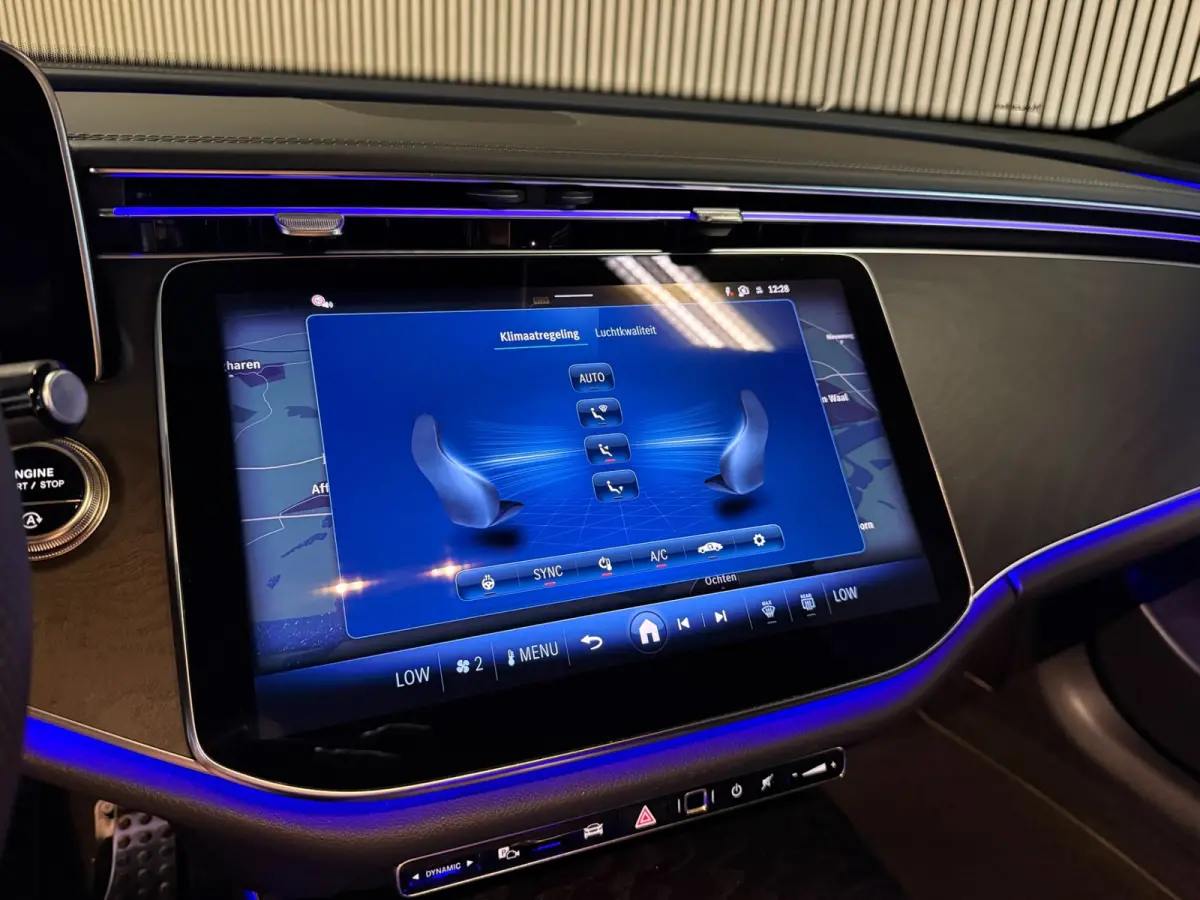 220D AMG STYLING-PANORAMADAK-NIGHT PAKKET-DISTRONIC-DODEHOEK-COMPLEET