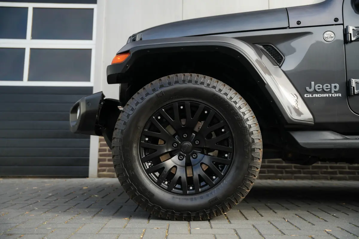 Overland 3.0 CRD 264 pk 4x4 / BTW-auto/ ACC/ Grijs-Kenteken/ Full-Options/ Leder/ Stoel.Verw/ Stuur.Verw/ Keyless/ Camera/ Apple-Carplay/