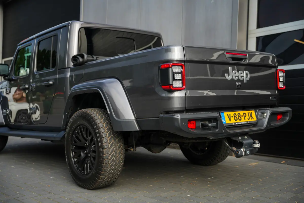 Overland 3.0 CRD 264 pk 4x4 / BTW-auto/ ACC/ Grijs-Kenteken/ Full-Options/ Leder/ Stoel.Verw/ Stuur.Verw/ Keyless/ Camera/ Apple-Carplay/