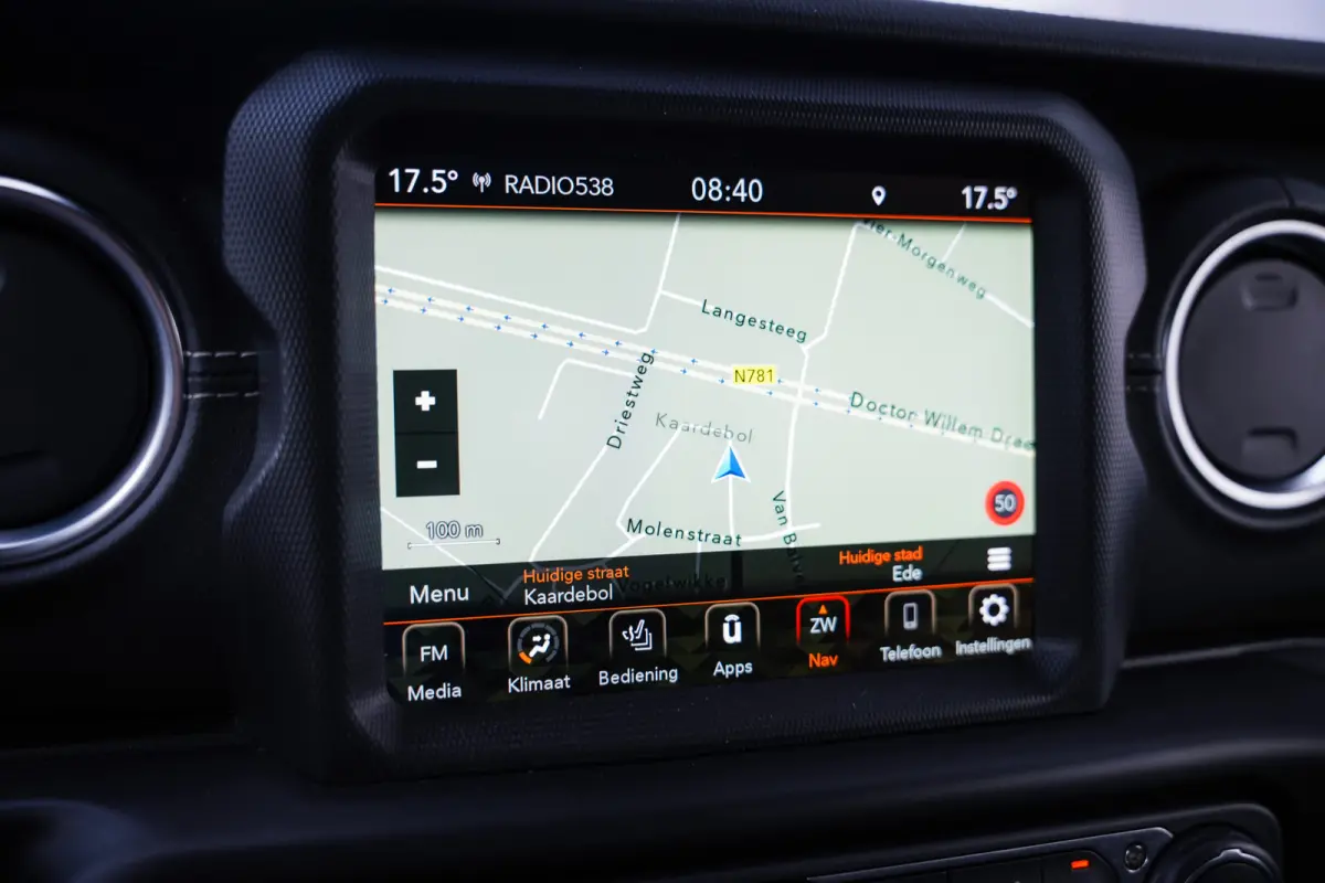 Overland 3.0 CRD 264 pk 4x4 / BTW-auto/ ACC/ Grijs-Kenteken/ Full-Options/ Leder/ Stoel.Verw/ Stuur.Verw/ Keyless/ Camera/ Apple-Carplay/