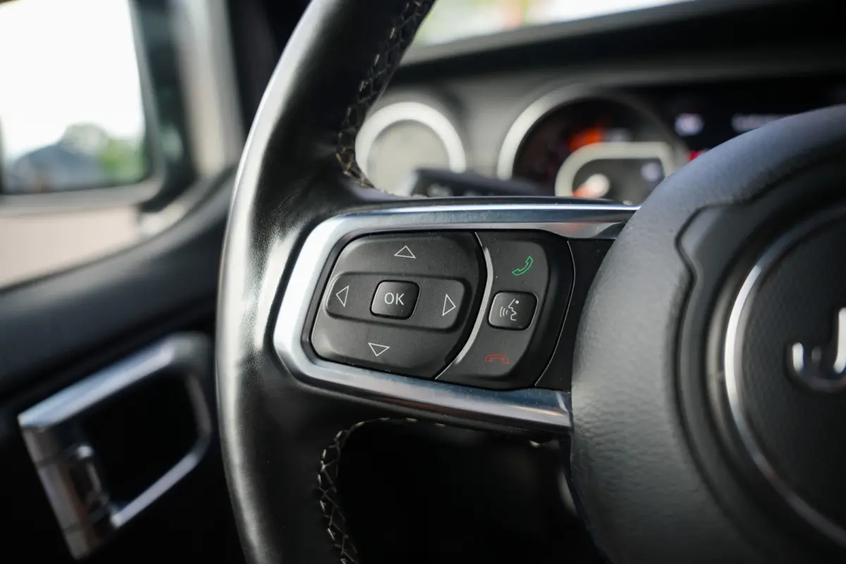 Overland 3.0 CRD 264 pk 4x4 / BTW-auto/ ACC/ Grijs-Kenteken/ Full-Options/ Leder/ Stoel.Verw/ Stuur.Verw/ Keyless/ Camera/ Apple-Carplay/