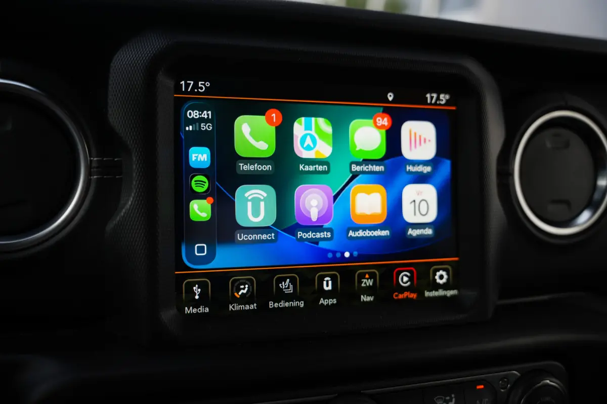 Overland 3.0 CRD 264 pk 4x4 / BTW-auto/ ACC/ Grijs-Kenteken/ Full-Options/ Leder/ Stoel.Verw/ Stuur.Verw/ Keyless/ Camera/ Apple-Carplay/