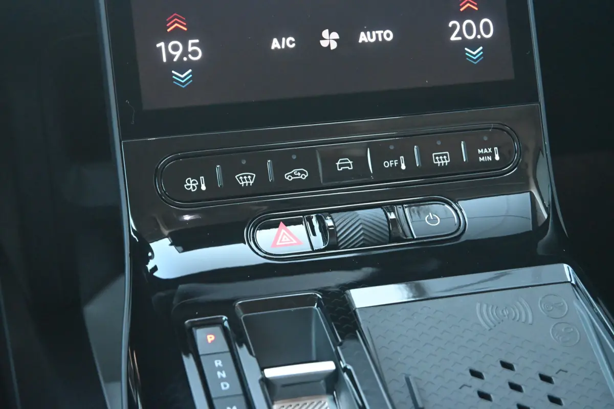 1.2 Hybrid 145 Max DEMO-DEAL! Tot 8 Jaar Garantie! | Leder | Elektr. Stoelen | Stoel/Stuurverwarming | Navigatie | 360 Camera !!