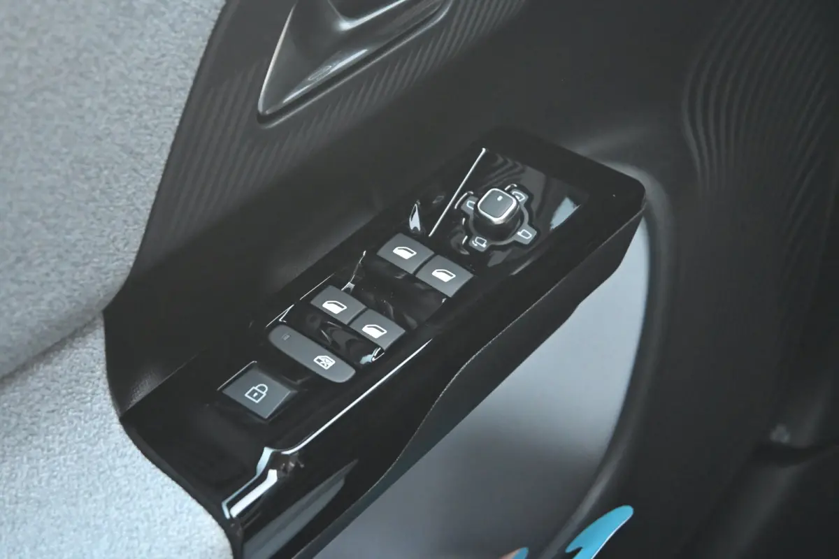 1.2 Hybrid 145 Max DEMO-DEAL! Tot 8 Jaar Garantie! | Leder | Elektr. Stoelen | Stoel/Stuurverwarming | Navigatie | 360 Camera !!