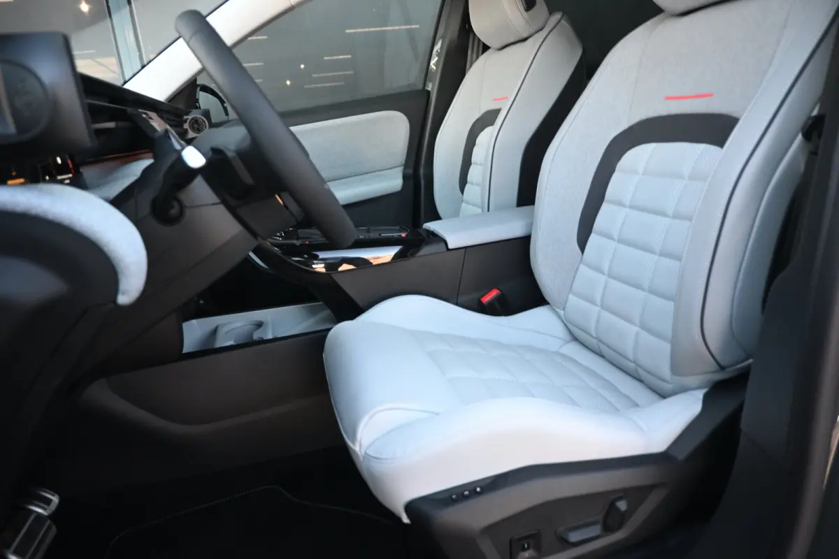 1.2 Hybrid 145 Max DEMO-DEAL! Tot 8 Jaar Garantie! | Leder | Elektr. Stoelen | Stoel/Stuurverwarming | Navigatie | 360 Camera !!