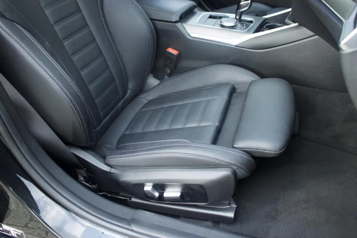 330i High Executive