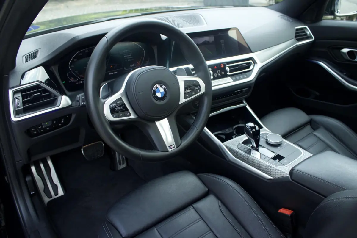 330i High Executive