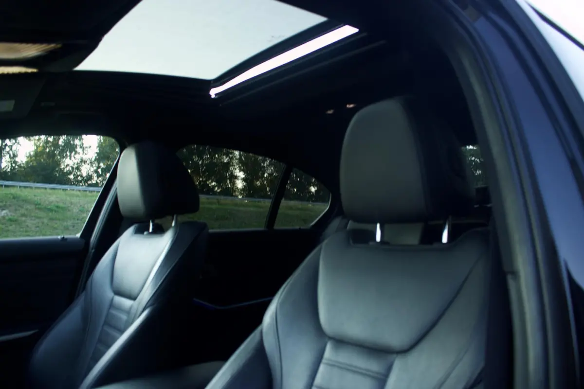 330i High Executive