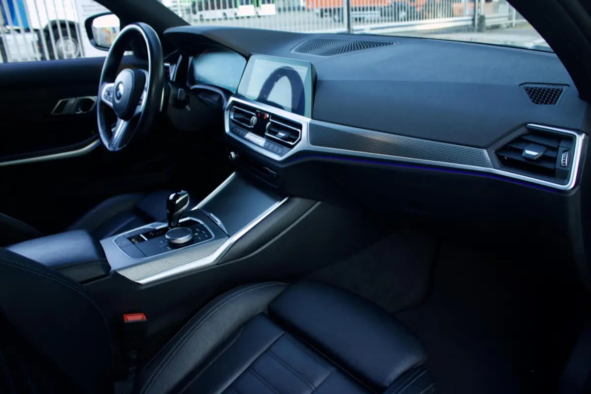 330i High Executive