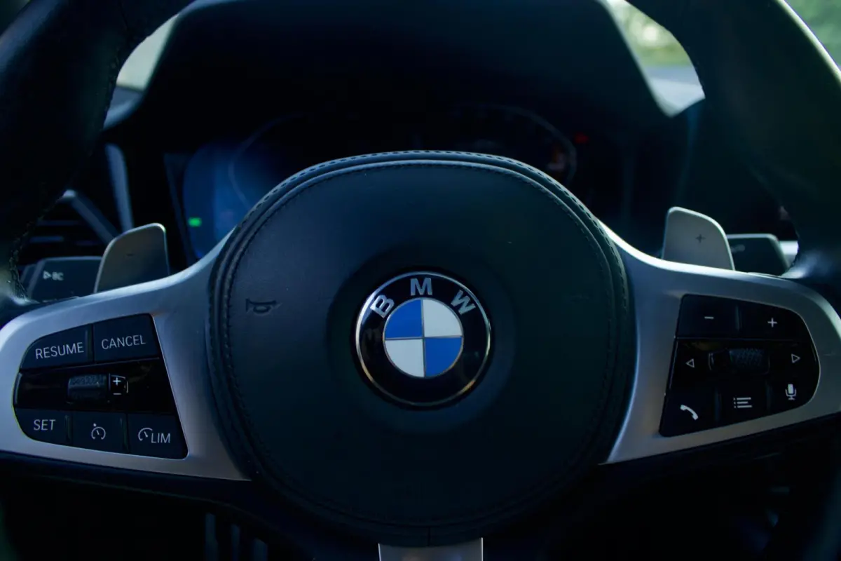 330i High Executive