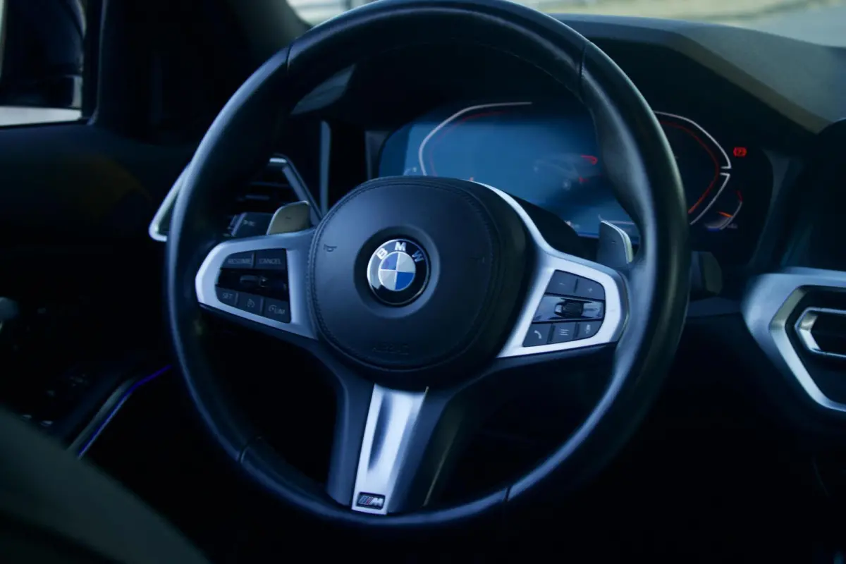 330i High Executive