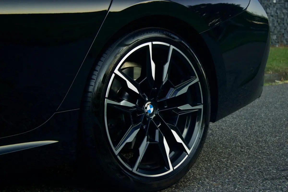 330i High Executive