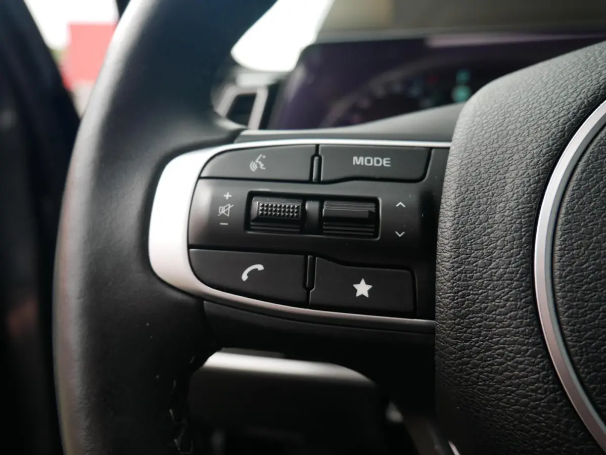 1.6 T-GDi Hybrid GT-Line HEV| Pano| ACC| Camera