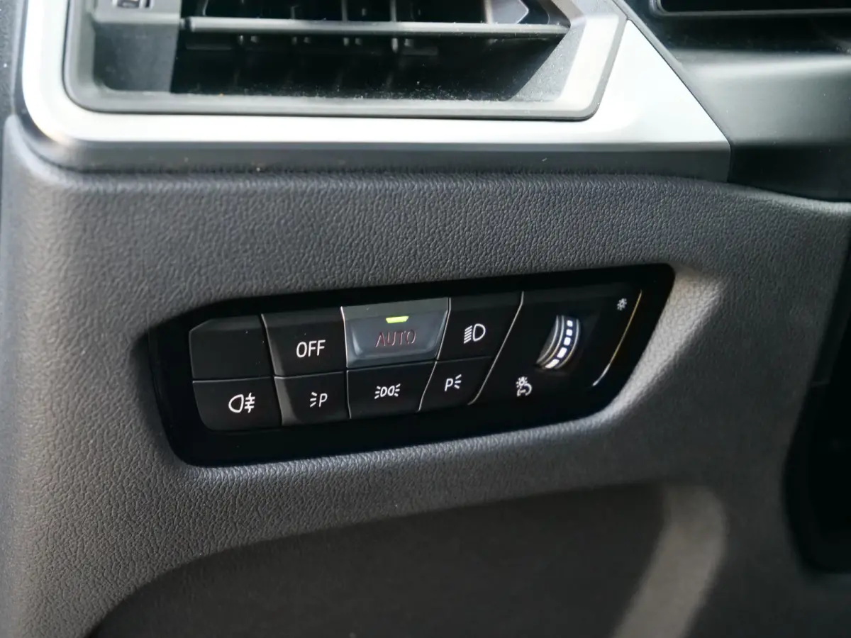 157pk M-Sport Automaat 318i Elektronische Trekhaak / Carplay / Harman/Kardon / Cruise Conrol