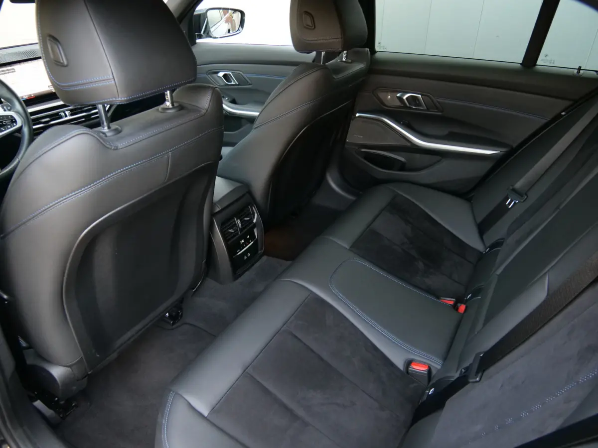 157pk M-Sport Automaat 318i Elektronische Trekhaak / Carplay / Harman/Kardon / Cruise Conrol