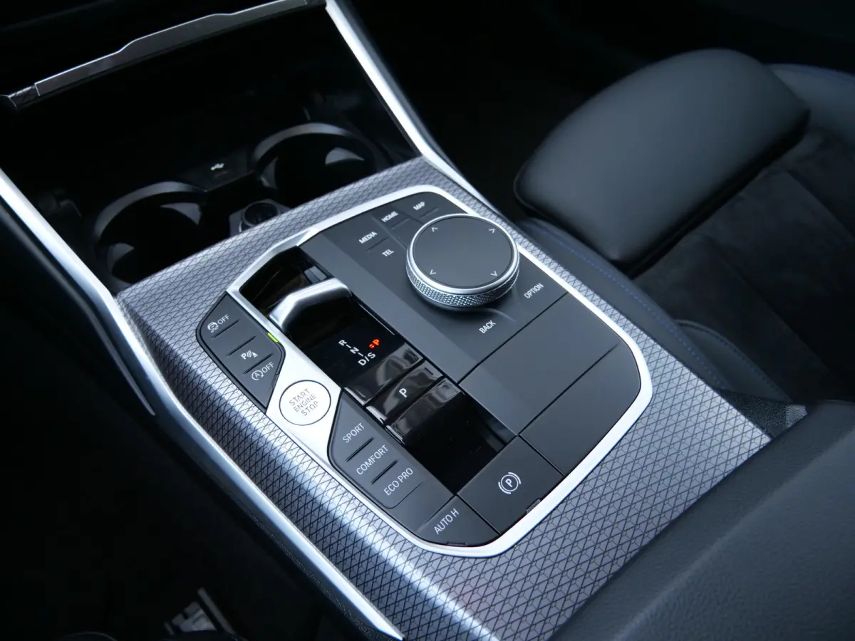157pk M-Sport Automaat 318i Elektronische Trekhaak / Carplay / Harman/Kardon / Cruise Conrol