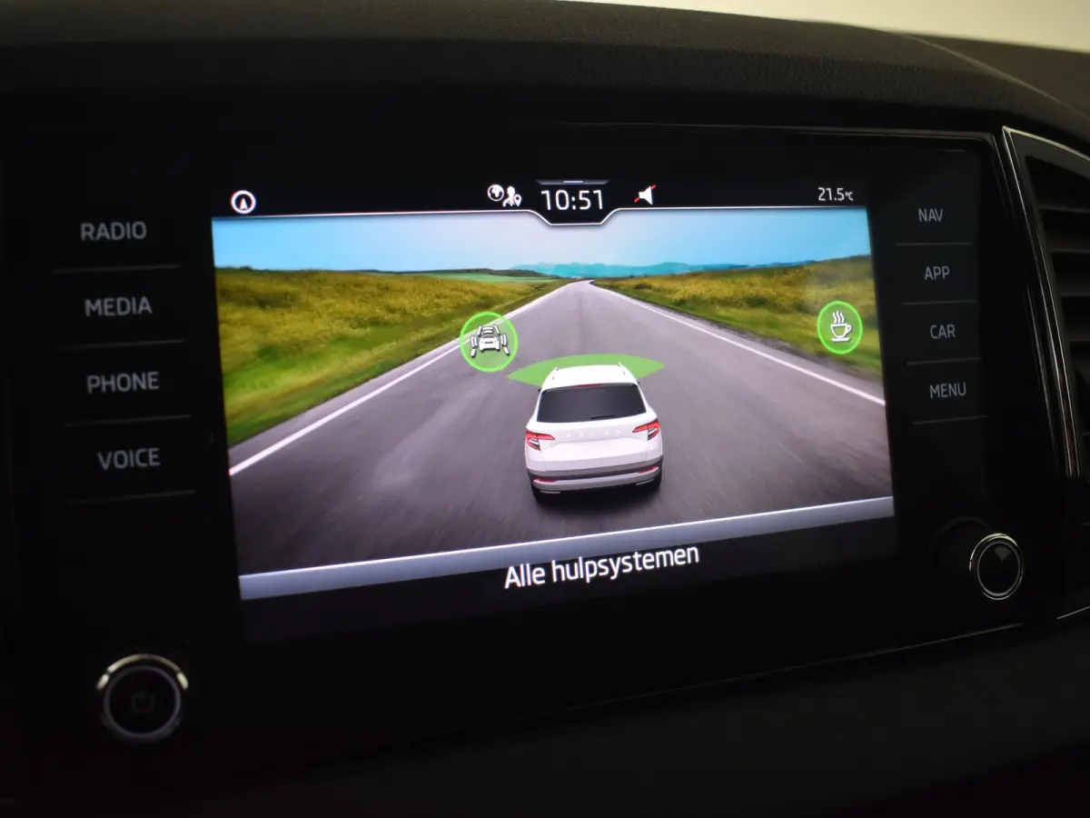1.0 TSI Business Edition 110Pk | 1e eigenaar | Trekhaak Elektr. | Parkeer sensoren voor/achter | Apple carplay Android auto |Navigatie Cruise control | Climate control | LED | DAB | 17"LMV