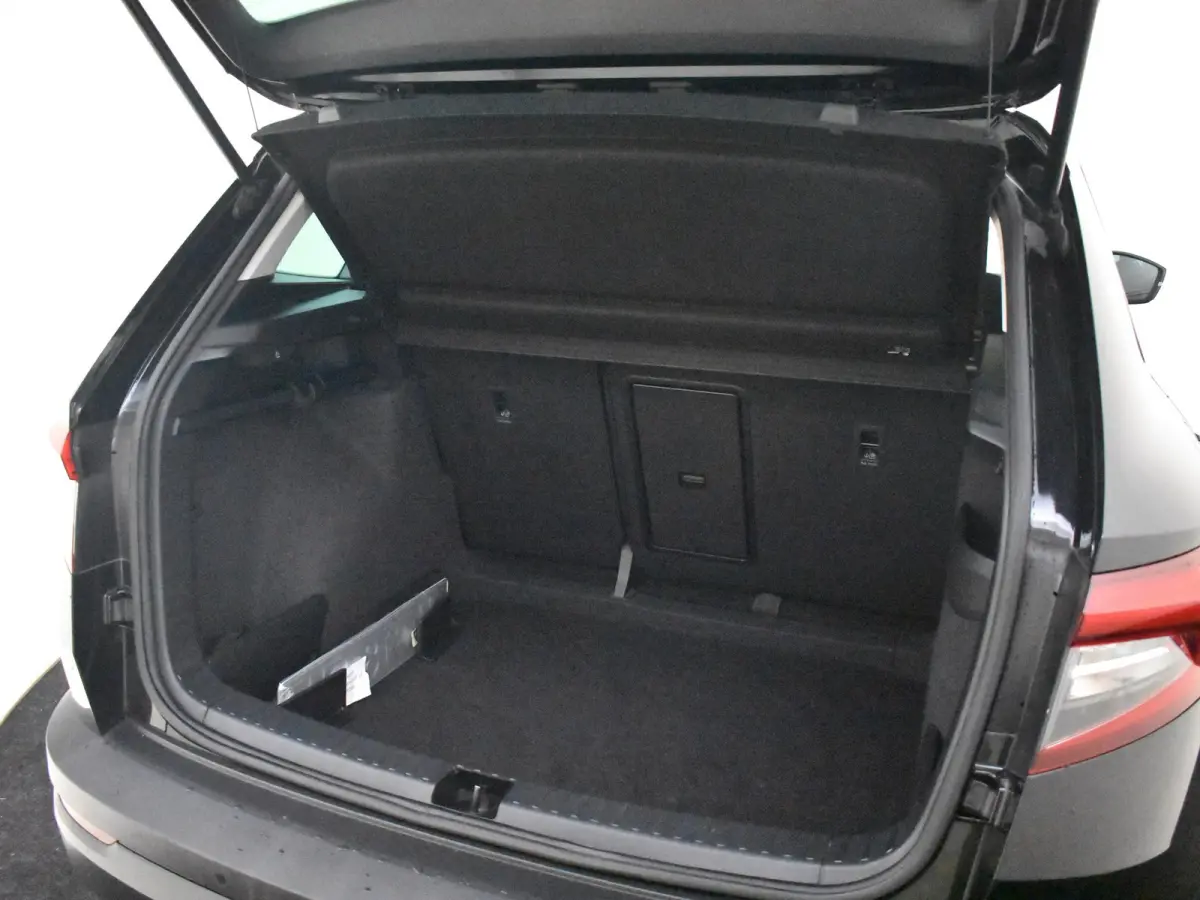 1.0 TSI Business Edition 110Pk | 1e eigenaar | Trekhaak Elektr. | Parkeer sensoren voor/achter | Apple carplay Android auto |Navigatie Cruise control | Climate control | LED | DAB | 17"LMV